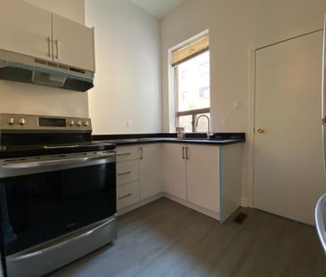 For Lease - 202 Gerrard Street Unit# 1, Toronto, Ontario - Photo 4