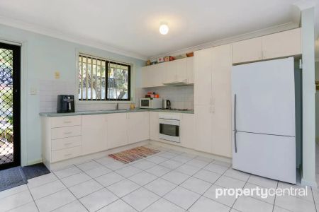 “Modern 2-Bedroom Townhouse in Prime Oxley Park Location” - Photo 5