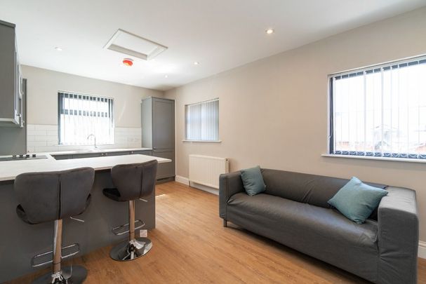 Apt 3, 17 Camden Street, Belfast BT9 6AT - Photo 1