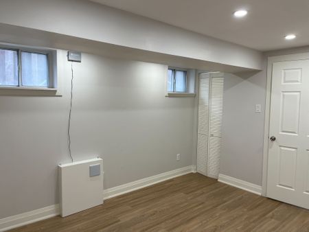 For Lease - 17 Applemore Road Unit# Basement, Toronto, Ontario - Photo 4