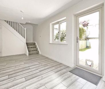 2 bedroom detached bungalow to rent - Photo 2