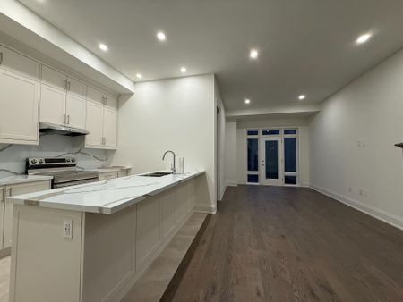 For Lease - 3301 Azam Way, Oakville, Ontario - Photo 5