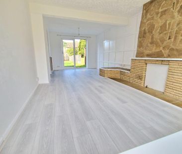 3 bedroom terraced house to rent - Photo 2