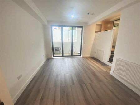 1 bedroom flat to rent - Photo 2