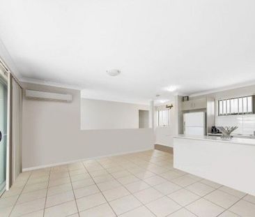 Stylish Townhouse Living in Prime Mango Hill Location! - Photo 5