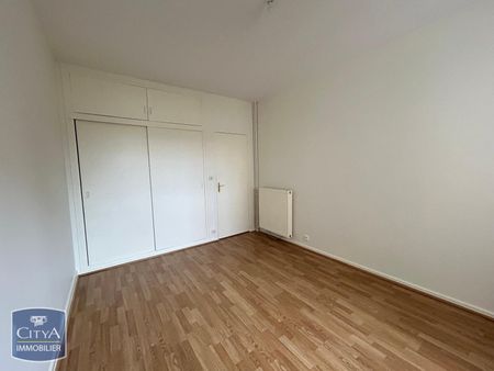 Location Appartement 4 pièces 86m² LE MANS 72000 - Photo 2