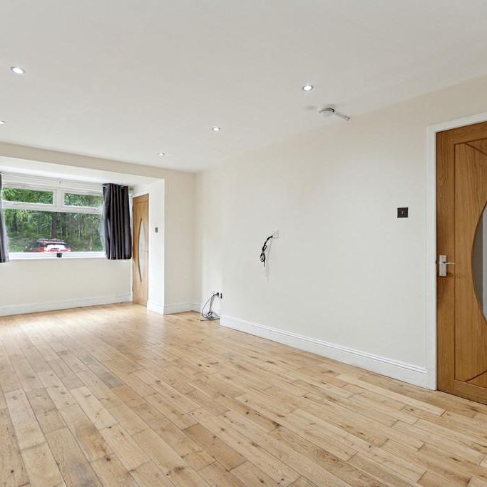 2 bedroom ground floor flat to rent - Photo 1