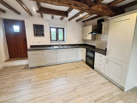 2 bedroom House To Let - Photo 2