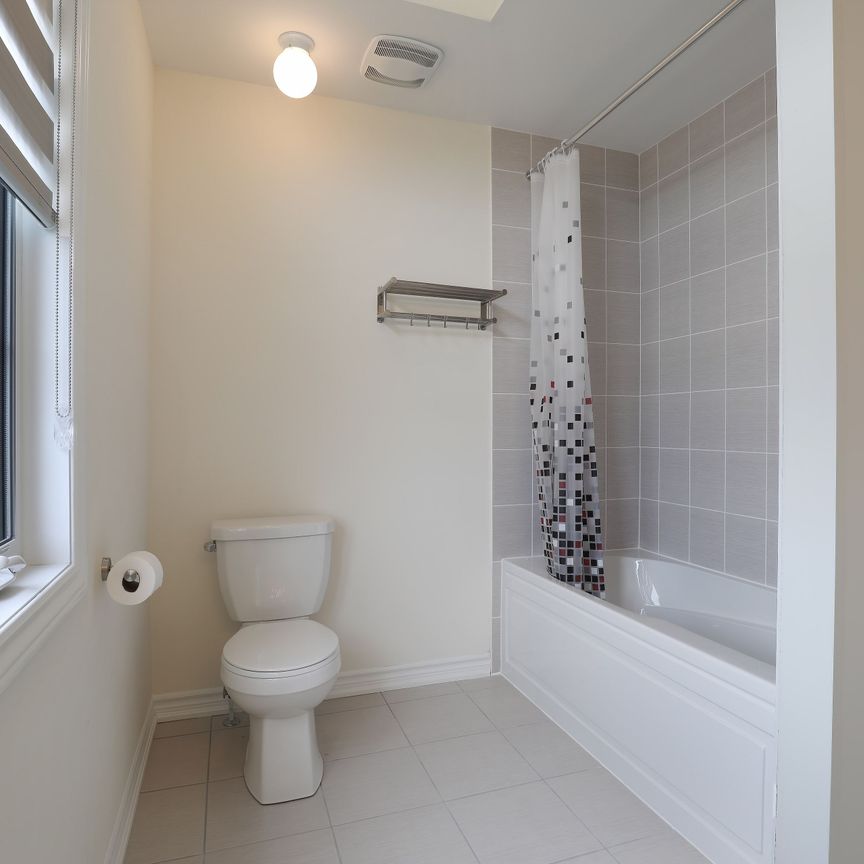 For Lease - 148 Hawkins Street, Georgina, Ontario - Photo 1