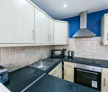 Estcourt Terrace, Headingley, Leeds - Photo 2