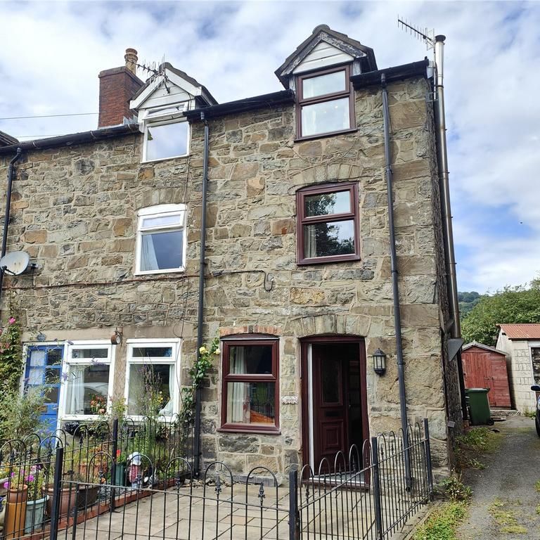 2 bedroom end of terrace house to rent - Photo 1