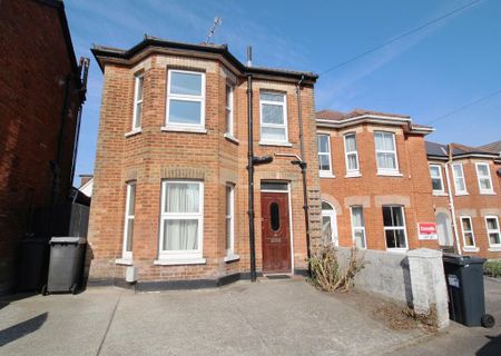 4 bedroom detached house to rent - Photo 4