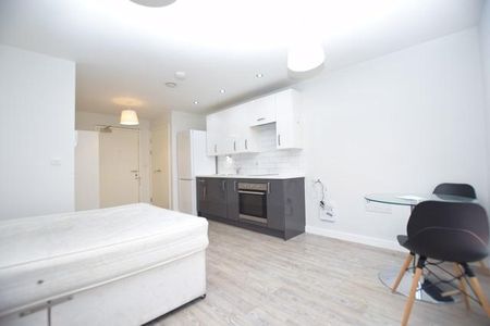 Studio to rent - Photo 2
