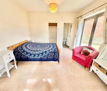 1 bedroom in a house share to rent - Photo 2