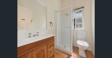 Charming Character Home in Sought-After Wooloowin - Photo 4