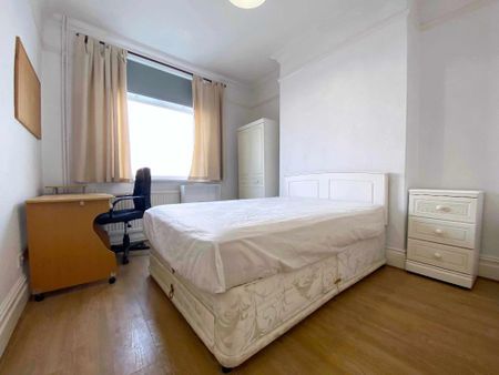 5 bedroom terraced house to rent - Photo 3