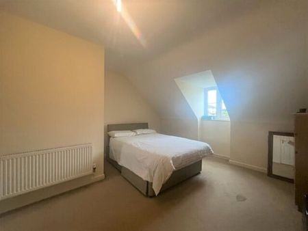 Ynys Bery Close, CAERPHILLY - Photo 3