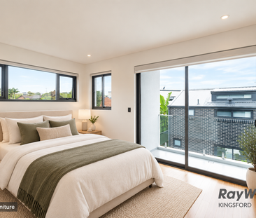 Near New 5 bedroom Luxury Duplex with Granny Flat - Photo 4