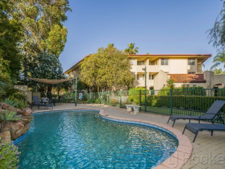 Bright and Peaceful Apartment in Churchlands - Photo 2