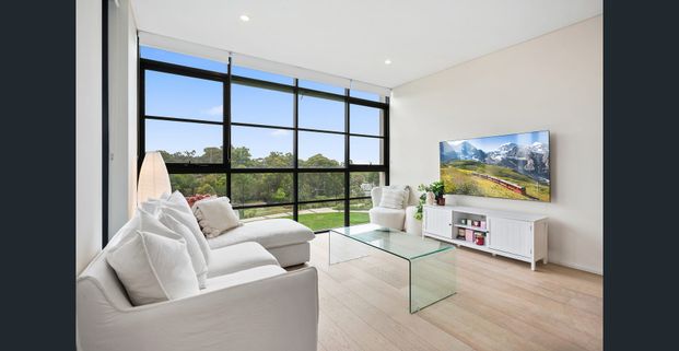 Spacious, Sunlit Abode - Photo 1