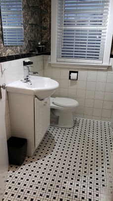 For Lease - 2674 Lake Shore Boulevard, Toronto, Ontario - Photo 1