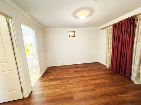 Spacious 4-Bedroom Family Home in Prime Werribee Location! - Photo 3