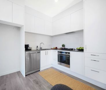 Spacious 3-Bedroom Home in Totara Park - Photo 4