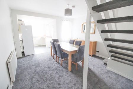 3 bedroom terraced house to rent - Photo 4