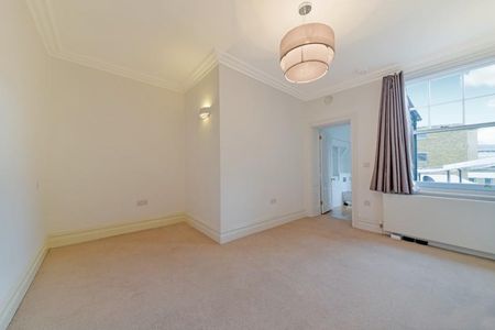 3 bedroom flat to rent - Photo 5