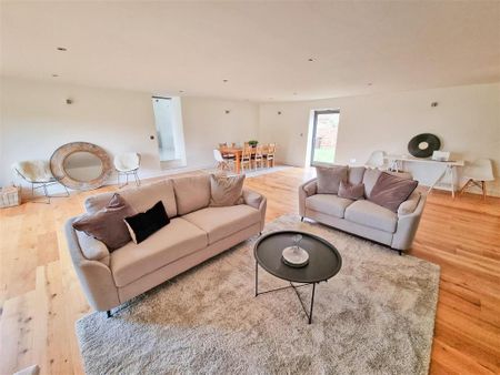 4 bedroom barn conversion to rent - Photo 3