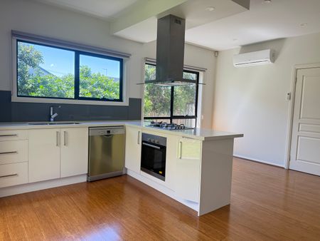 3/116 Kanooka Grove, Clayton VIC 3168 - Townhouse For Rent | Domain - Photo 5