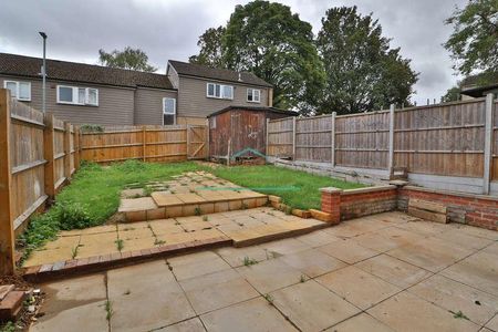 Great Holme Court, Northampton, NN3 - Photo 3