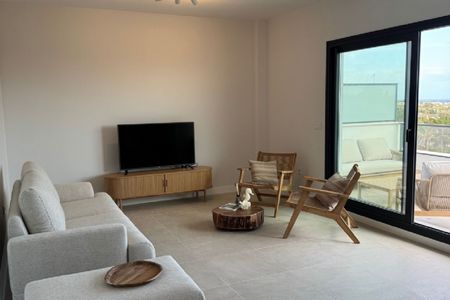 2 Bedroom Apartment For Rent in Estepona, Málaga - Photo 2