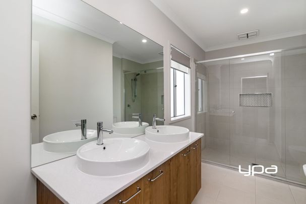 7 Nira Dr, Sunbury - Photo 1