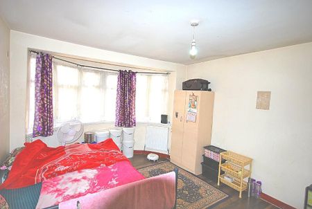 3 bedroom flat to rent - Photo 5
