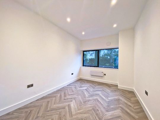 Redfields Lane, Church Crookham, Fleet, Hampshire, GU52 - Photo 1