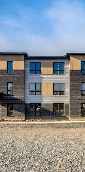 Libre maintenant: 5 1/2 bien situés à Valleyfield ! 1 mois gratuit !! - Photo 1