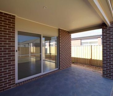 Located in the highly sought after Mount Duneed Estate! - Photo 3
