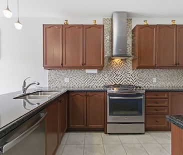 For Lease - 188 Bonnieglen Farm Boulevard, Caledon, Ontario - Photo 5