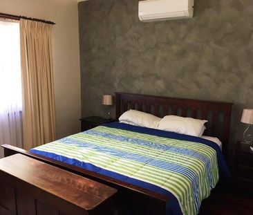 Your Cozy Retreat Awaits! - Photo 5
