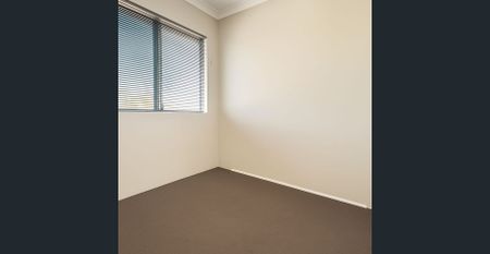 Modern, Low-Maintenance Townhouse in a Convenient Location - Photo 2