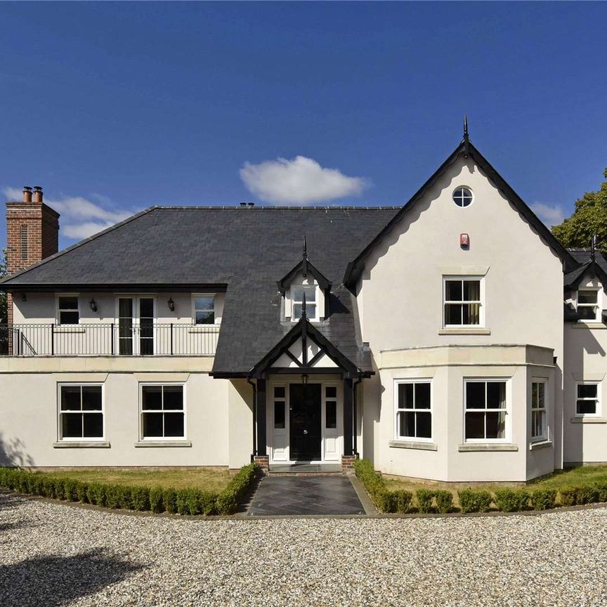 A superb and beautifully updated family home finished to an excellent standard throughout - Photo 1