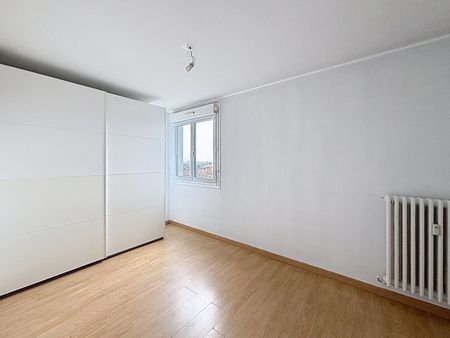 Location Appartement 4 pièces 77m² - Photo 5