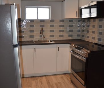 For Lease - 11 Coppermill Drive, Toronto, Ontario - Photo 2