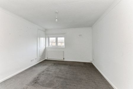 Ullswater Avenue - Photo 4