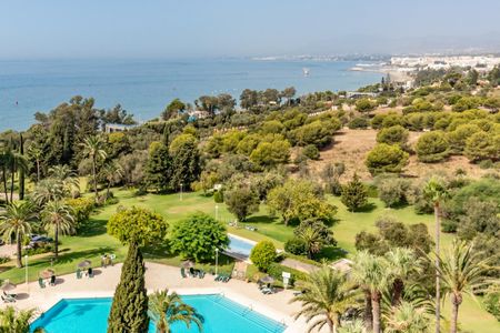 Apartamento de alquiler en Urbanización Golf Río Real, Río Real - Photo 2