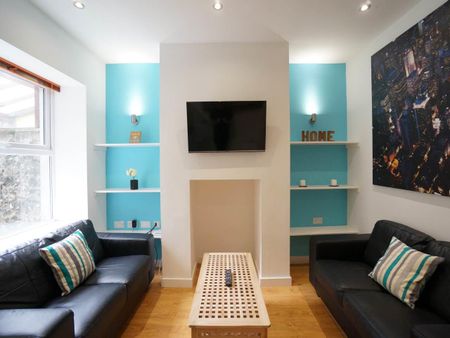101 Caernarfon Road - Photo 2