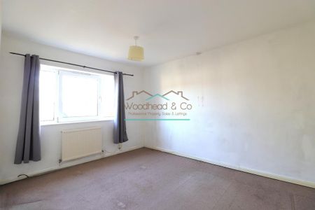 3 bedroom end of terrace house to rent - Photo 3