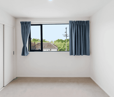 Townhouse in a convenient location! - Photo 3