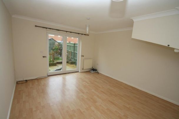 Lacock Gardens, Maidstone - Photo 1